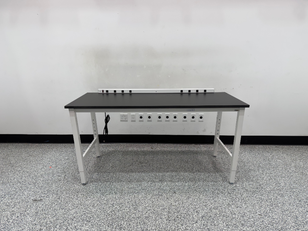 Image of 6' Laborotory Bench With Shelves